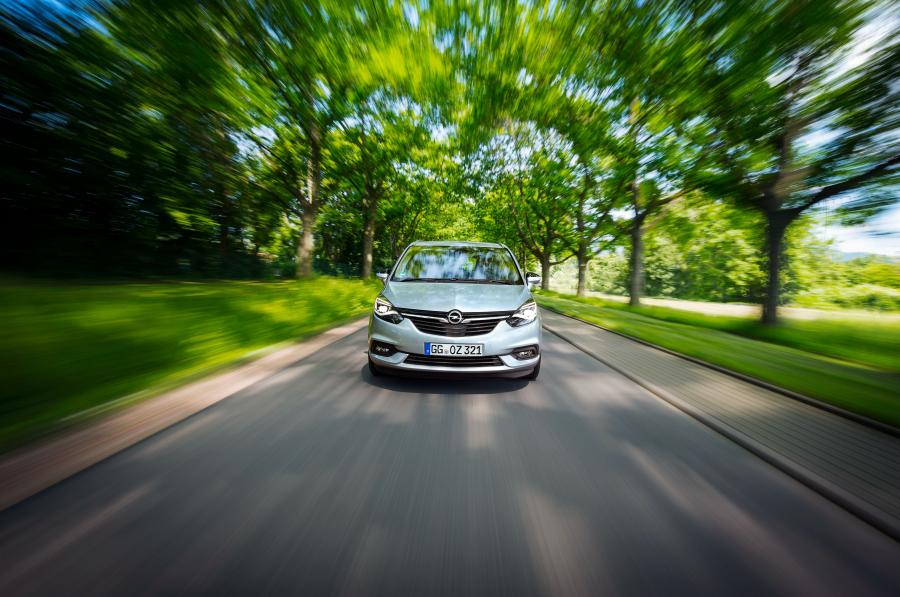  Opel Zafira 2016 года  (фото 33 из 35)